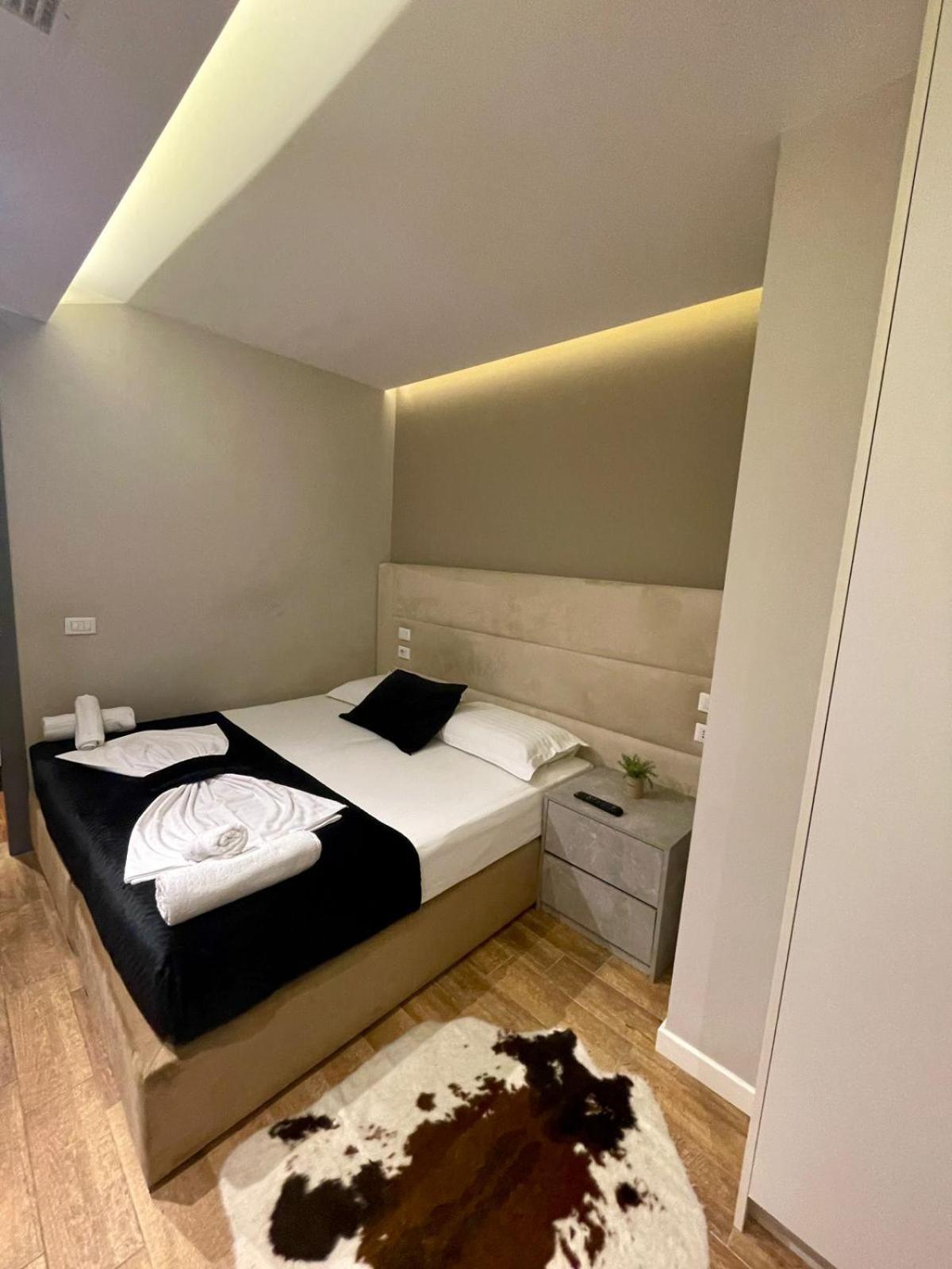 Premium City Studio & Suite 티라나 외부 사진