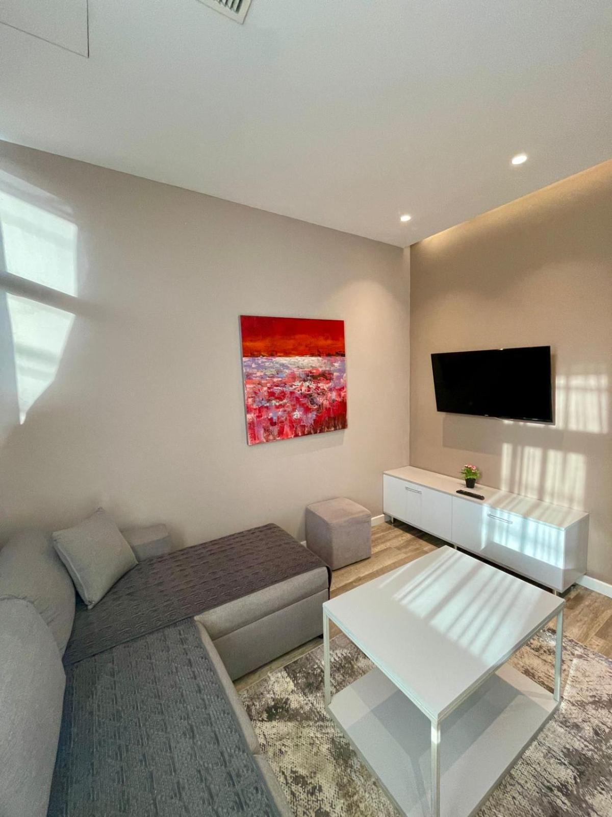 Premium City Studio & Suite 티라나 외부 사진