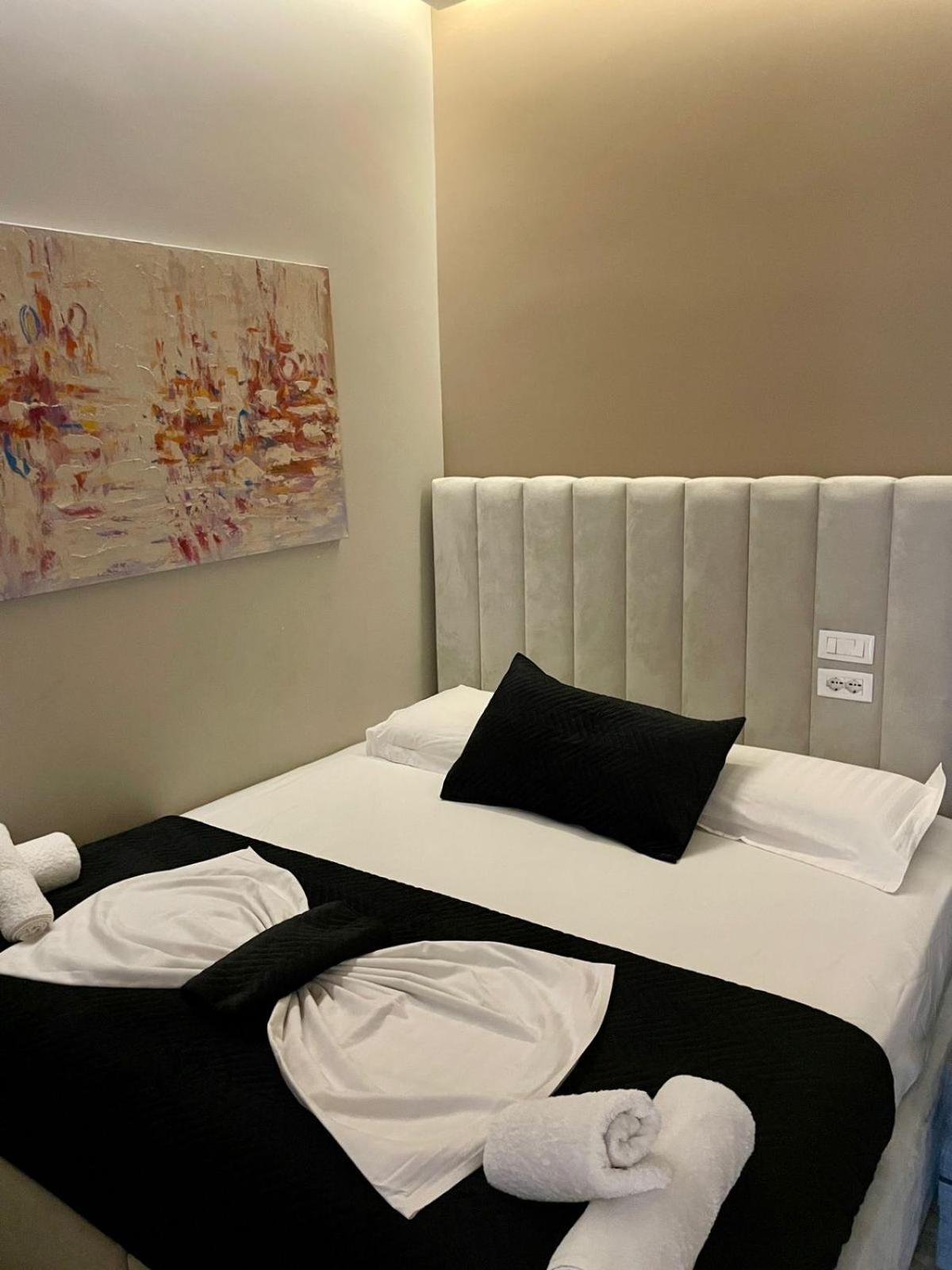 Premium City Studio & Suite 티라나 외부 사진